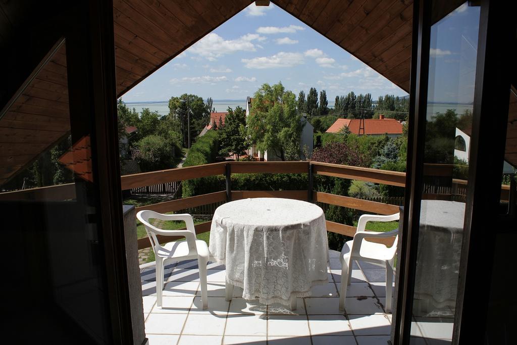 Voeroesko Apartmanhaz Ревфюлёп Экстерьер фото